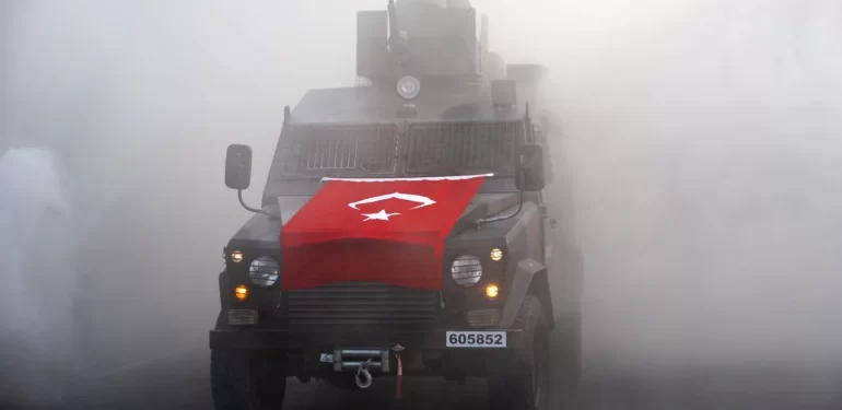 Türkiye’de ‘DEV ÇEKİRGE’ Paniği! Boyları 10 Santimetreyi Buluyor… Bakteri ve Virüs Gerçeği Ortaya Çıktı
